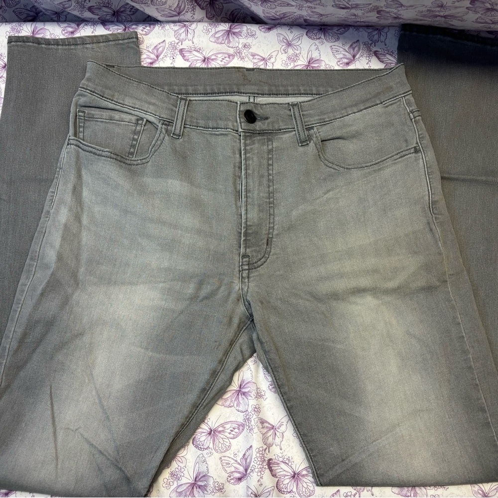 Uniqlo Men's Light Gray Straight Jeans